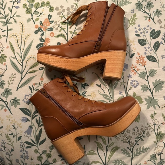 Charlotte Stone Tan Leather Ankle Boots - Picture 4 of 6